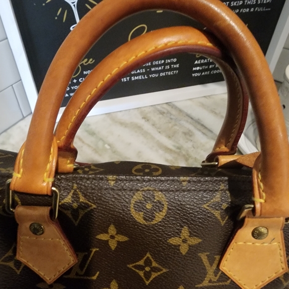 Final price drop, NO OFFERS,!  AUTHENTIC Louis Vuitton speedy 30 - Picture 4 of 16